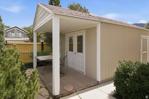 Exterior - 2313 E Rockview Dr S, Sandy, UT 84092 photo 11 of 11