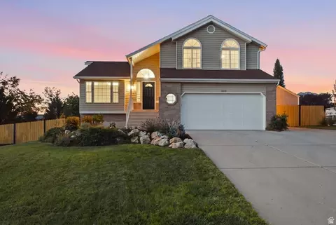Exterior - 2313 E Rockview Dr S, Sandy, UT 84092 photo 2 of 11