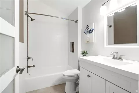 Bath - 2313 E Rockview Dr S, Sandy, UT 84092 photo 2 of 4