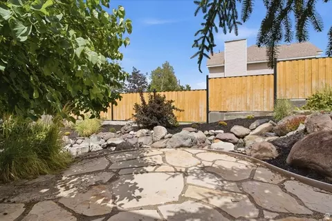 Exterior - 2313 E Rockview Dr S, Sandy, UT 84092 photo 3 of 11