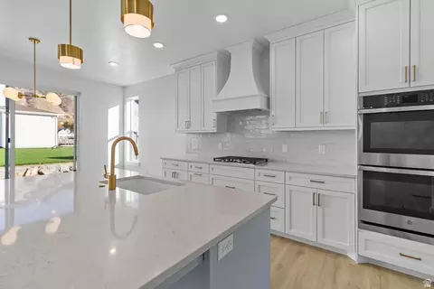 Kitchen - 616 S 125 E, Hyde Park, UT 84318 photo 2 of 3