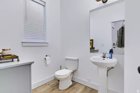 Bath - 1466 W Creekside Dr, Logan, UT 84321 photo 3 of 3