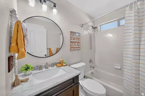 Bath - 15082 S Eagle Crest Dr, Draper, UT 84020 photo 3 of 4