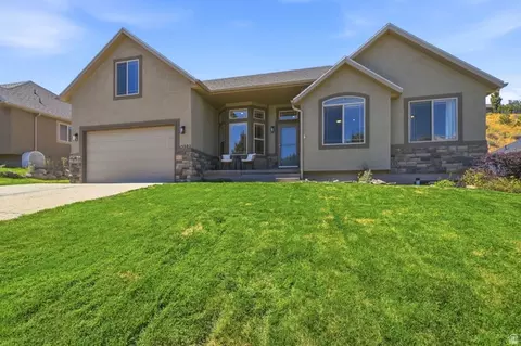 Exterior - 15082 S Eagle Crest Dr, Draper, UT 84020 photo 1 of 9