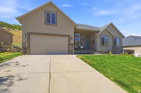 Exterior - 15082 S Eagle Crest Dr, Draper, UT 84020 photo 4 of 9