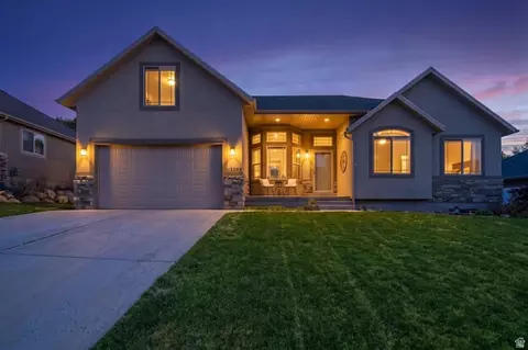 Exterior - 15082 S Eagle Crest Dr, Draper, UT 84020 photo 2 of 9