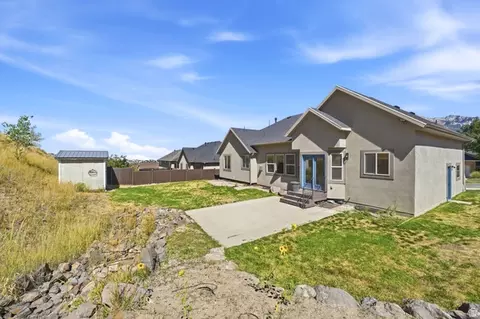 Exterior - 15082 S Eagle Crest Dr, Draper, UT 84020 photo 6 of 9