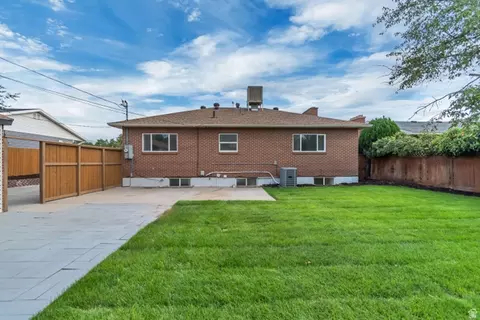 Exterior - 795 E Baker Dr, Midvale, UT 84047 photo 2 of 4