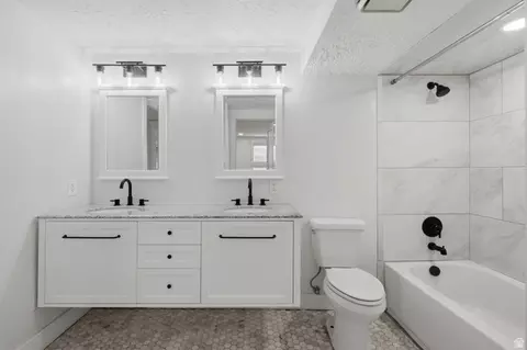 Bath - 5210 S 900 E, Murray, UT 84117 photo 5 of 6