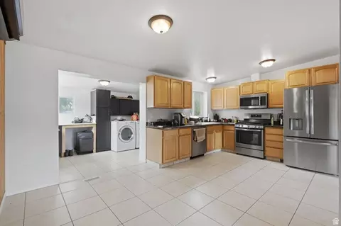 Kitchen - 5210 S 900 E, Murray, UT 84117 photo 1 of 11