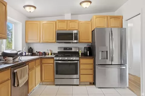 Kitchen - 5210 S 900 E, Murray, UT 84117 photo 6 of 11