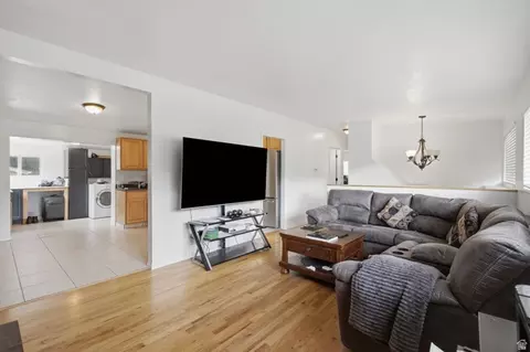 Living - 5210 S 900 E, Murray, UT 84117 photo 5 of 9