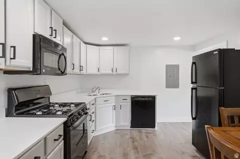 Kitchen - 5210 S 900 E, Murray, UT 84117 photo 8 of 11