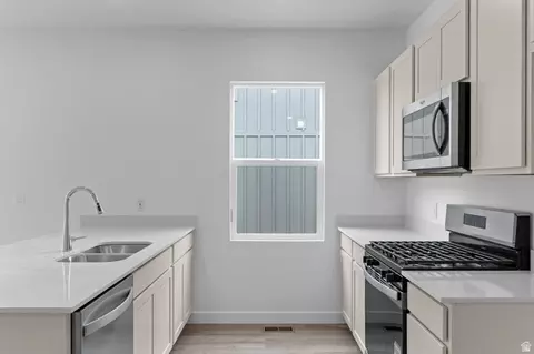 Kitchen - 2023 E Corriente Dr #340, Salem, UT 84653 photo 2 of 2