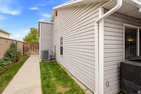 Exterior - 4036 W 5700 S, Roy, UT 84067 photo 10 of 10