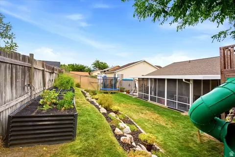 Exterior - 4036 W 5700 S, Roy, UT 84067 photo 6 of 10