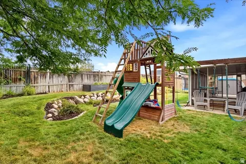 Exterior - 4036 W 5700 S, Roy, UT 84067 photo 7 of 10