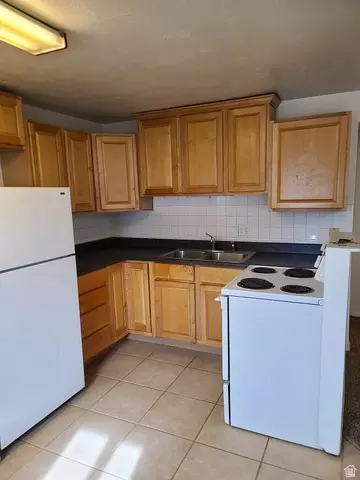 Kitchen - 4951 S Center St, Murray, UT 84107 photo 4 of 4