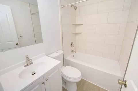 Bath - 4951 S Center St, Murray, UT 84107 photo 2 of 4