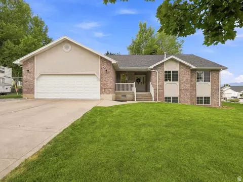 Exterior - 356 E 570 N, Hyde Park, UT 84318 photo 2 of 8