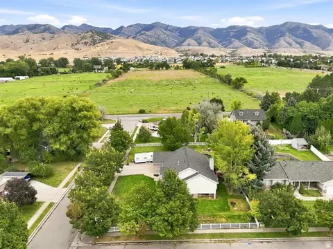 View/Area - 356 E 570 N, Hyde Park, UT 84318 photo 2 of 6