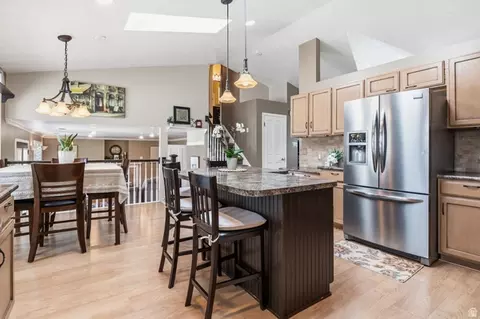 Kitchen - 1101 E Old Dairy Rd, Sandy, UT 84094 photo 4 of 5