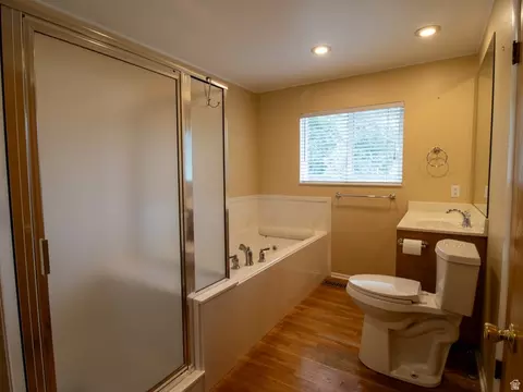 Bath - 6192 S Vinecrest Dr E, Murray, UT 84121 photo 1 of 1