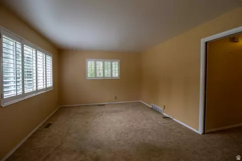 Living - 6192 S Vinecrest Dr E, Murray, UT 84121 photo 1 of 2