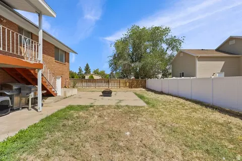 Exterior - 2205 S Main St, Clearfield, UT 84015 photo 7 of 9