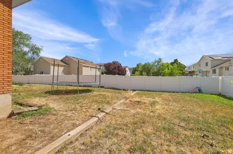 Exterior - 2205 S Main St, Clearfield, UT 84015 photo 6 of 9