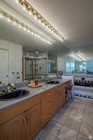 Bath - 5302 S Birch Rd E, Murray, UT 84117 photo 1 of 3
