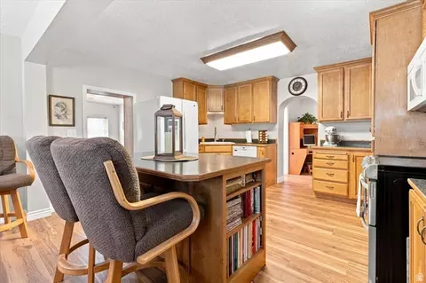 Kitchen - 107 E 200 N, Mount Pleasant, UT 84647 photo 4 of 4