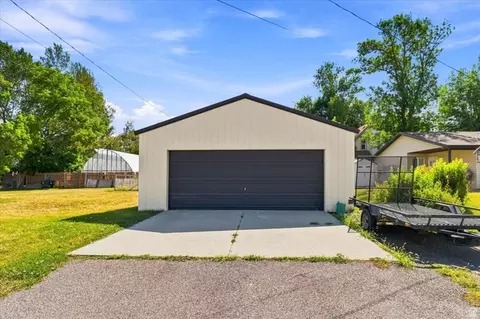 Exterior - 107 E 200 N, Mount Pleasant, UT 84647 photo 3 of 9