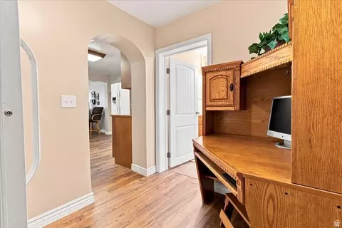 Entry Way - 107 E 200 N, Mount Pleasant, UT 84647 photo 1 of 2