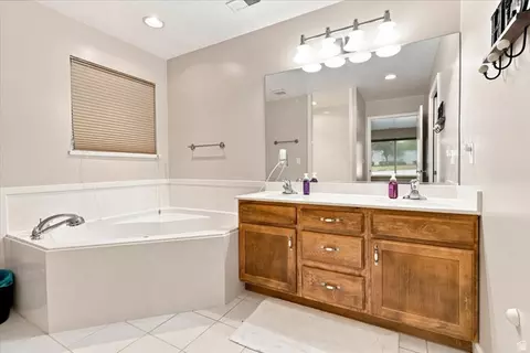 Bath - 107 E 200 N, Mount Pleasant, UT 84647 photo 2 of 3
