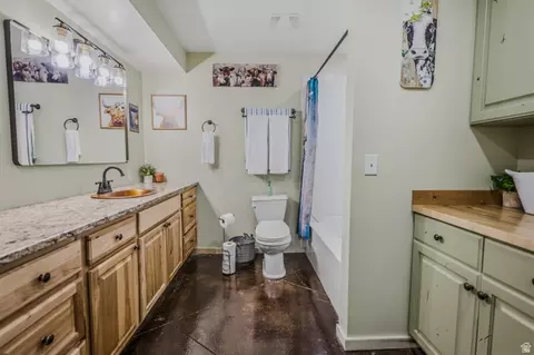 Bath - 10 W 17500 N, Moroni, UT 84646 photo 1 of 7