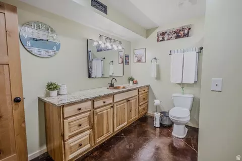 Bath - 10 W 17500 N, Moroni, UT 84646 photo 3 of 7