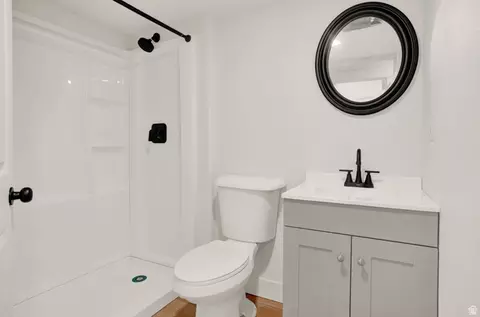 Bath - 3304 E Sparrowhawk Cir, Eagle Mountain, UT 84005 photo 4 of 4
