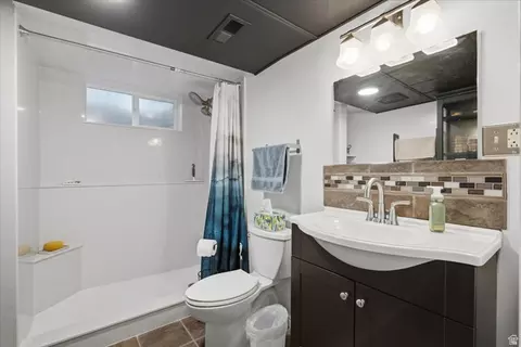 Bath - 1122 N 75 E, Orem, UT 84057 photo 3 of 4