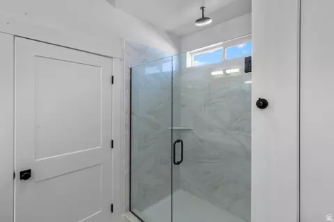 Bath - 1772 W Rivergate Dr, Logan, UT 84321 photo 2 of 3