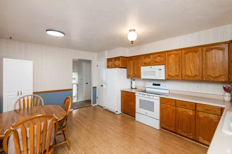 Kitchen - 1751 E 8180 S, Sandy, UT 84093 photo 2 of 4