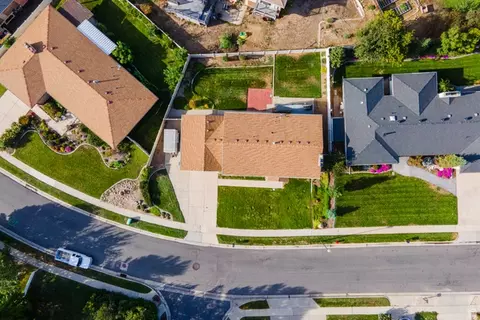 View/Area - 1751 E 8180 S, Sandy, UT 84093 photo 3 of 4