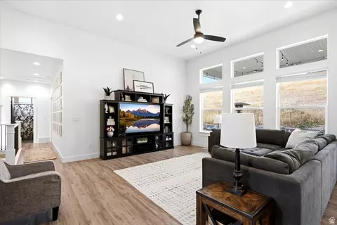Living - 846 N Grand View Dr, Morgan, UT 84050 photo 1 of 1