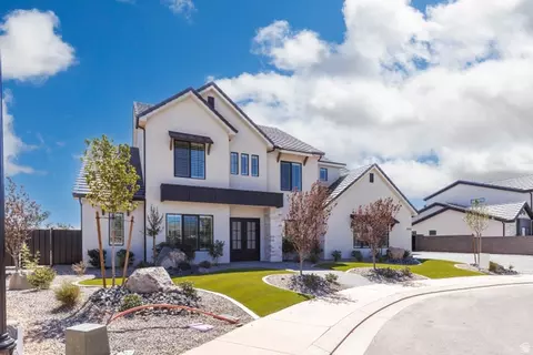 Exterior - 668 E Pine St, Washington, UT 84780 photo 3 of 10