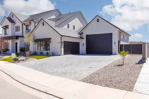 Exterior - 668 E Pine St, Washington, UT 84780 photo 4 of 10