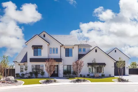Exterior - 668 E Pine St, Washington, UT 84780 photo 2 of 10