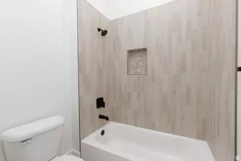 Bath - 668 E Pine St, Washington, UT 84780 photo 8 of 14