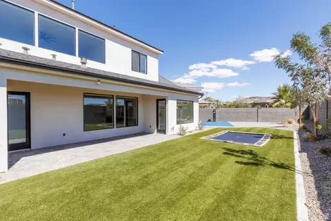 Exterior - 668 E Pine St, Washington, UT 84780 photo 9 of 10