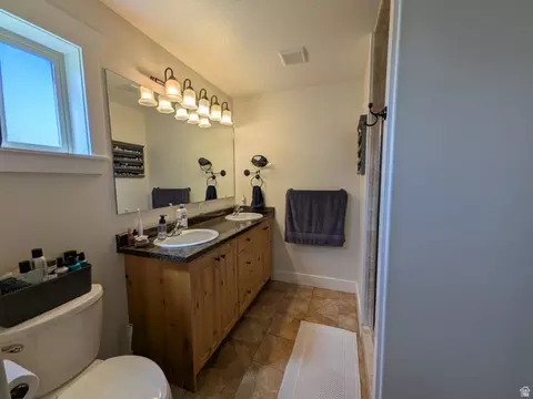 Bath - 1858 E Riverview Dr, Preston, ID 83263 photo 1 of 5