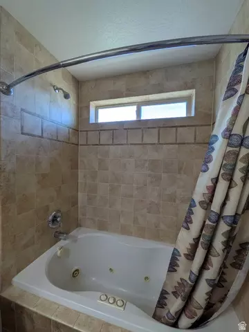 Bath - 1858 E Riverview Dr, Preston, ID 83263 photo 4 of 5